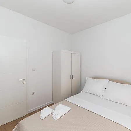 2 Bedroom Awesome In Kastel Kambelovac Kaštela