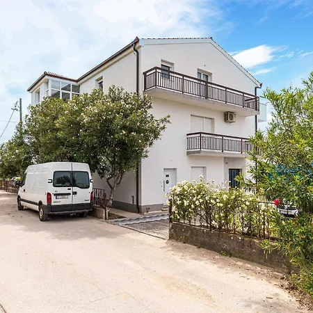 2 Bedroom Awesome In Kastel Kambelovac Kaštela